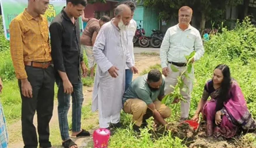 বন্দরে ‘৫ বছরে ২৫ কোটি বৃক্ষরোপণ’ কর্মসূচির উদ্বোধন